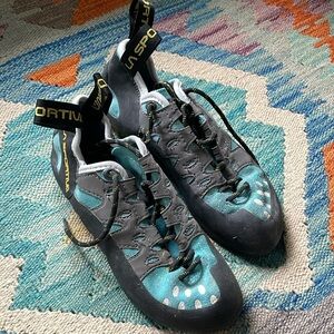 La Sportiva Women’s Tarantulace Climbing Shoes Size 6 EU 38